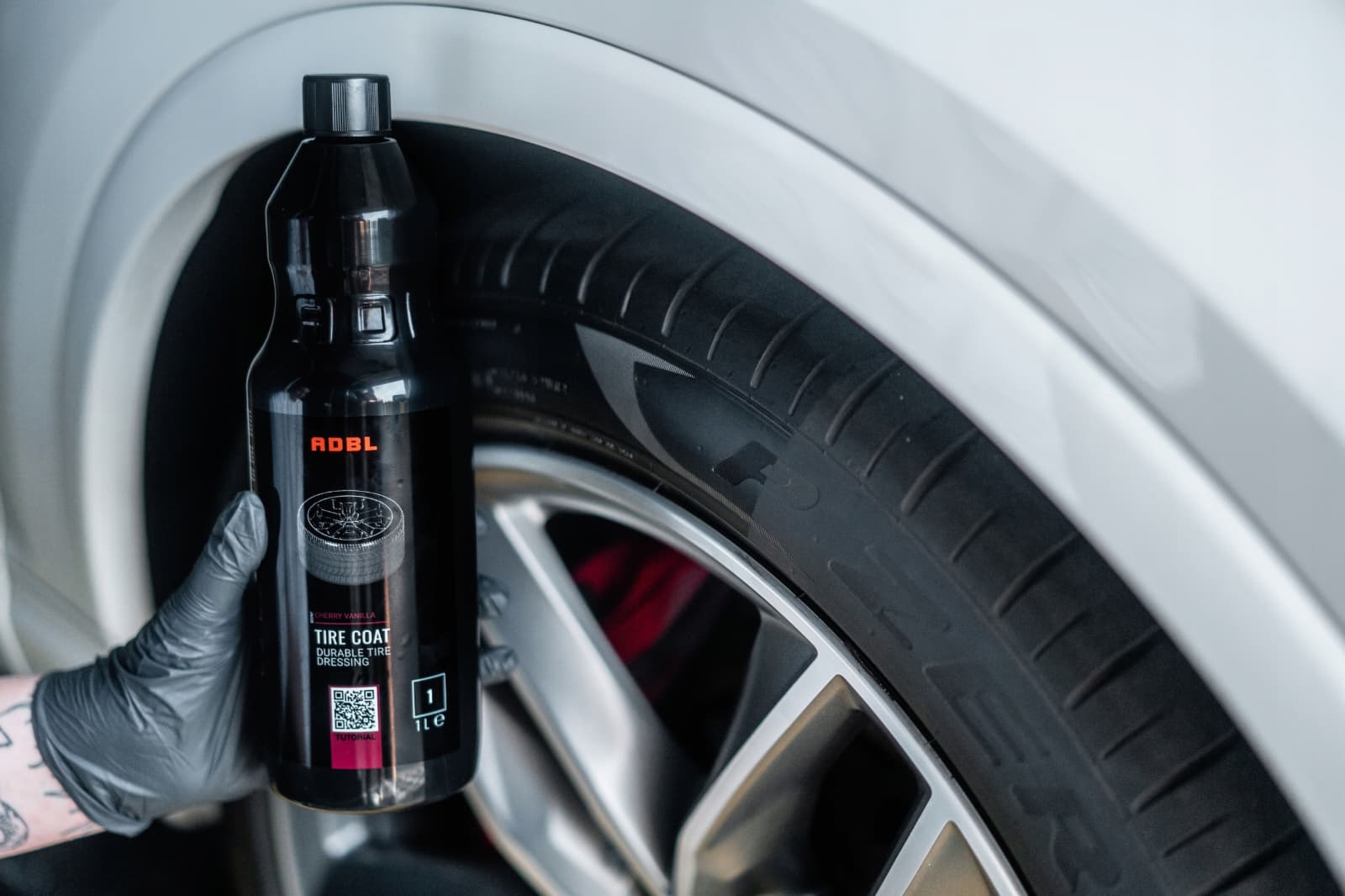 Vosak za gume: suhi satenski finish i manje prašine